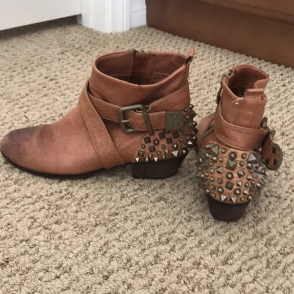 Vince Camuto Spike Studded Slouchy Booties 6.5 Ankle Boot Western Punk