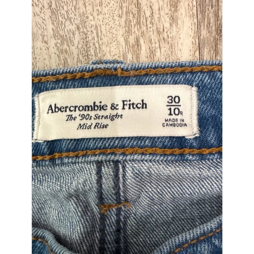 Abercrombie & Fitch The 90s Straight Mid Rise Distressed Jeans Blue 30 10R