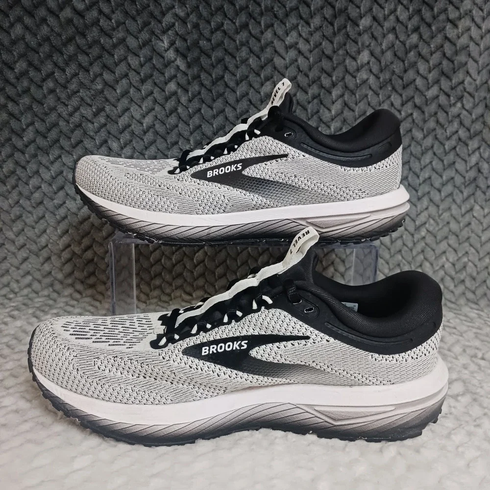Brooks Revel 7 White Black Women's Walking Running Sneakers Shoes Size 9
