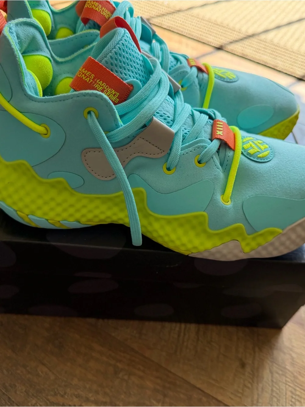 adidas vibrant aqua