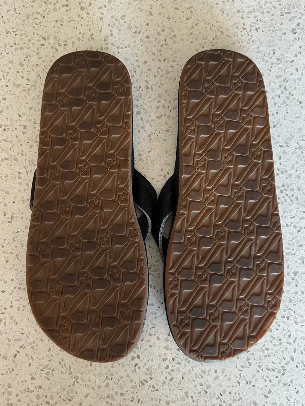 Reef wear post