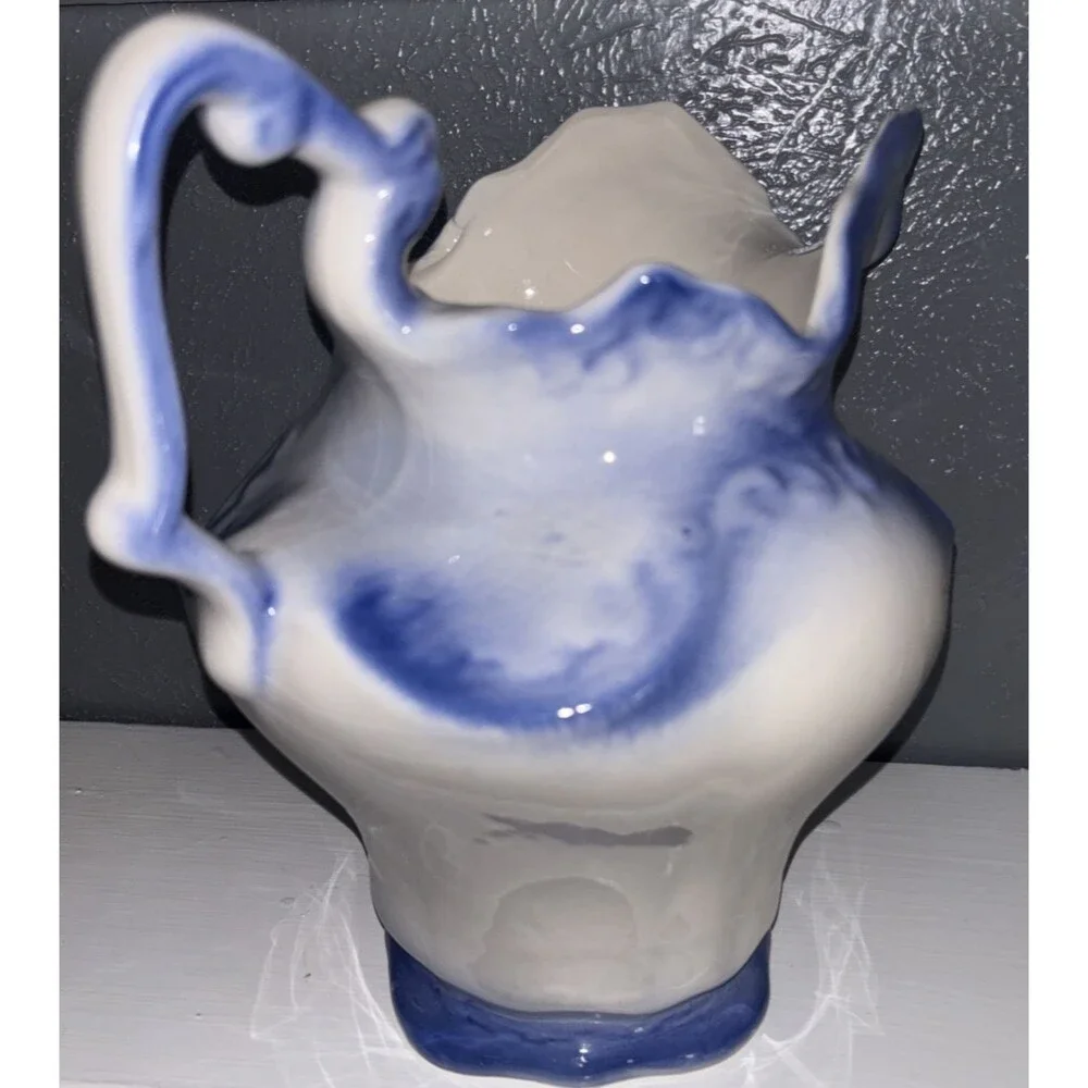 VINTAGE VICTORIAN FLOW BLUE STYLE PITCHER MAURICE LOU CERAMIC CALIFORNIA USA