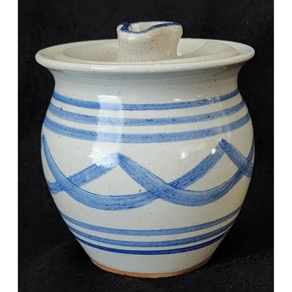 Jamestown Va,  Pottery Vase Bowl, Blue Stripes Pattern