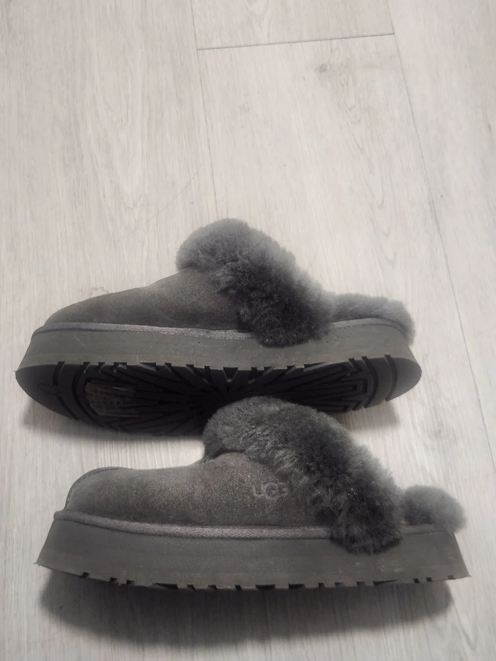 UGG disquette platform