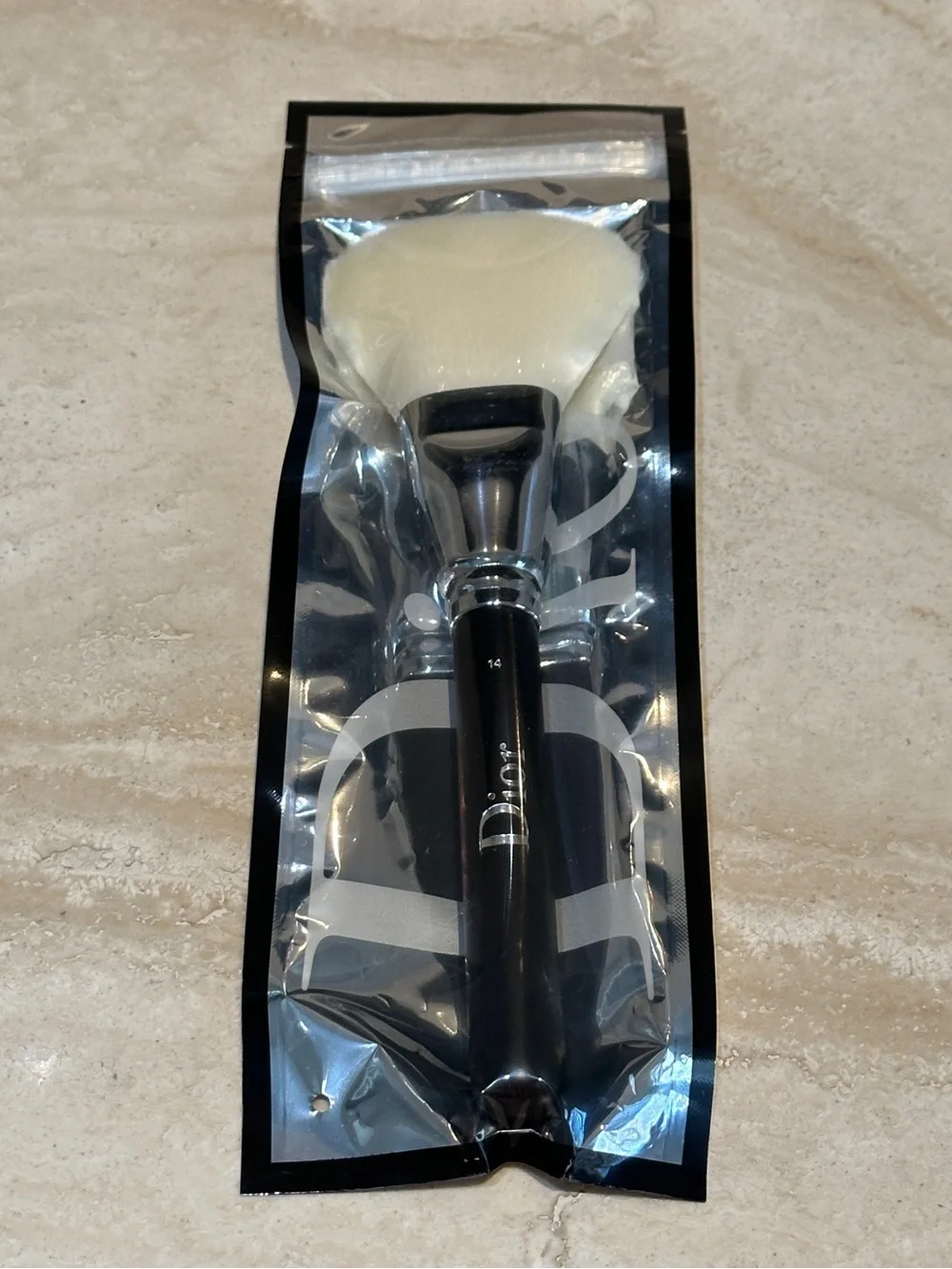 Dior free foundations tool
