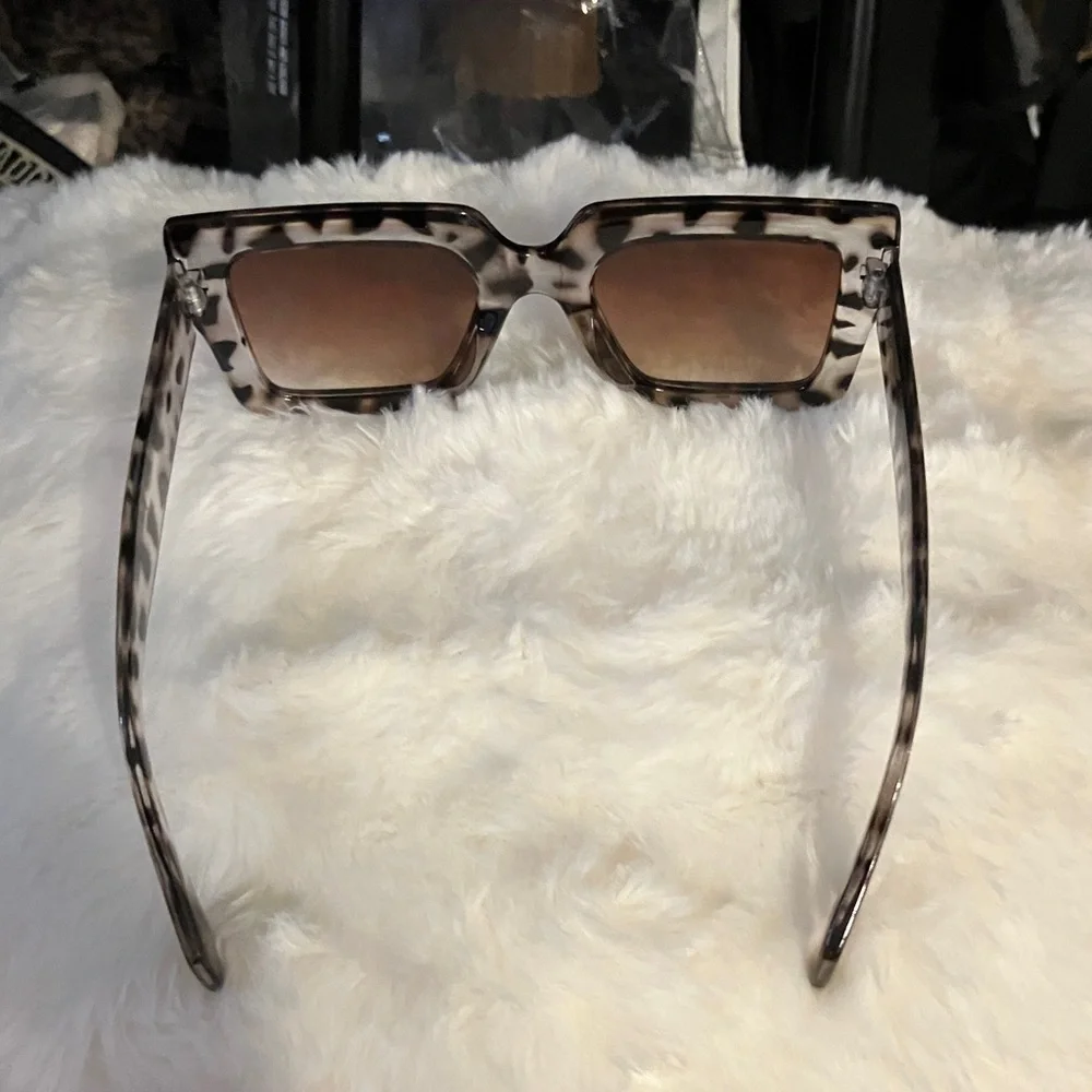 Trendy Animal Print Sunglasses