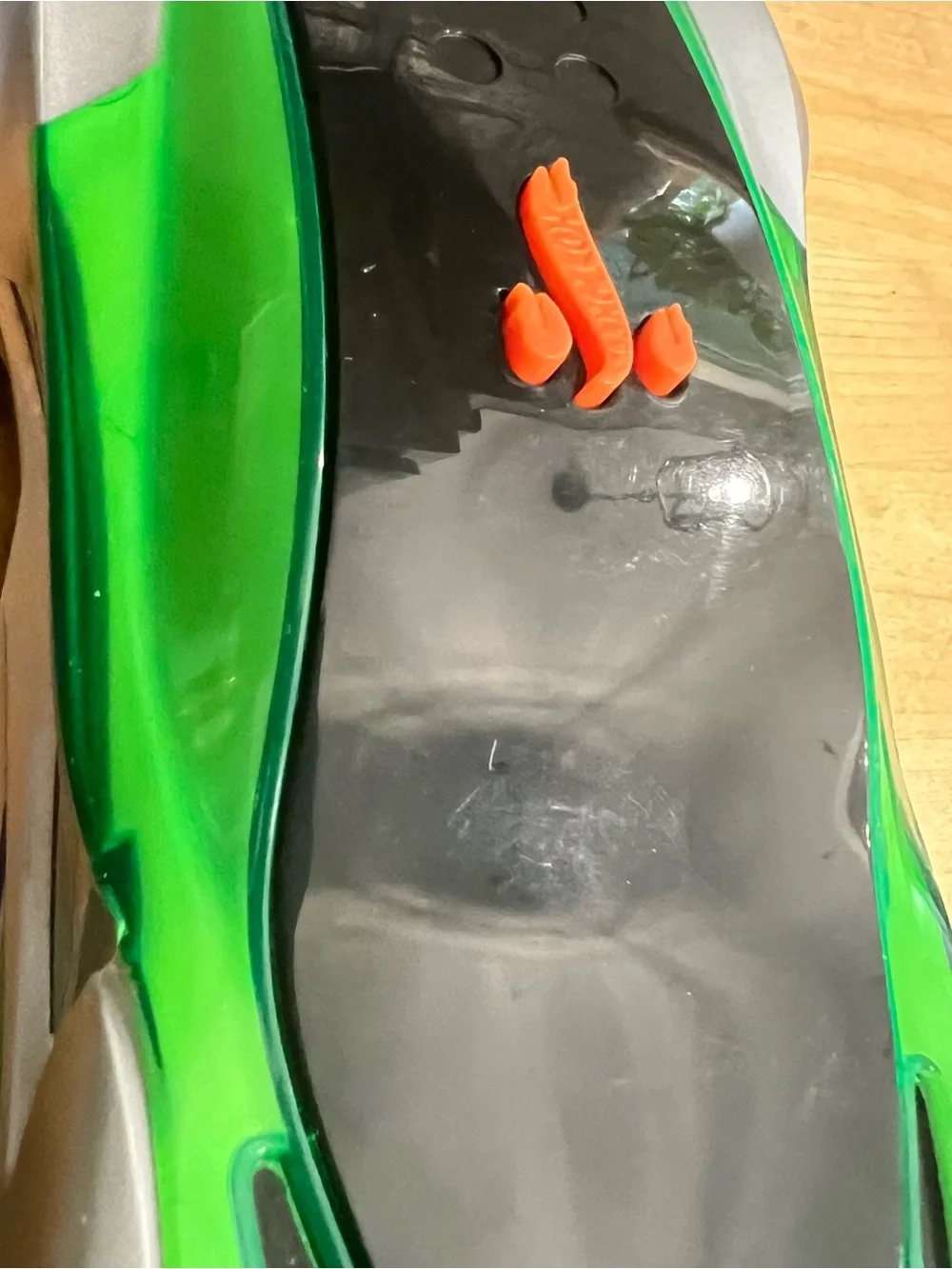 Hot Wheels Color Crashers Gazella R Vehicle Light and Sound Race Car