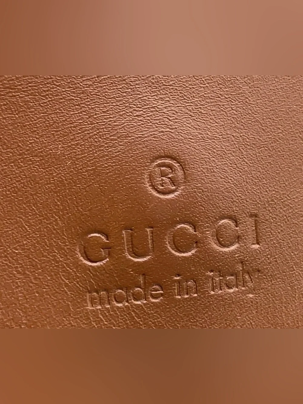 Gucci elegant messenger