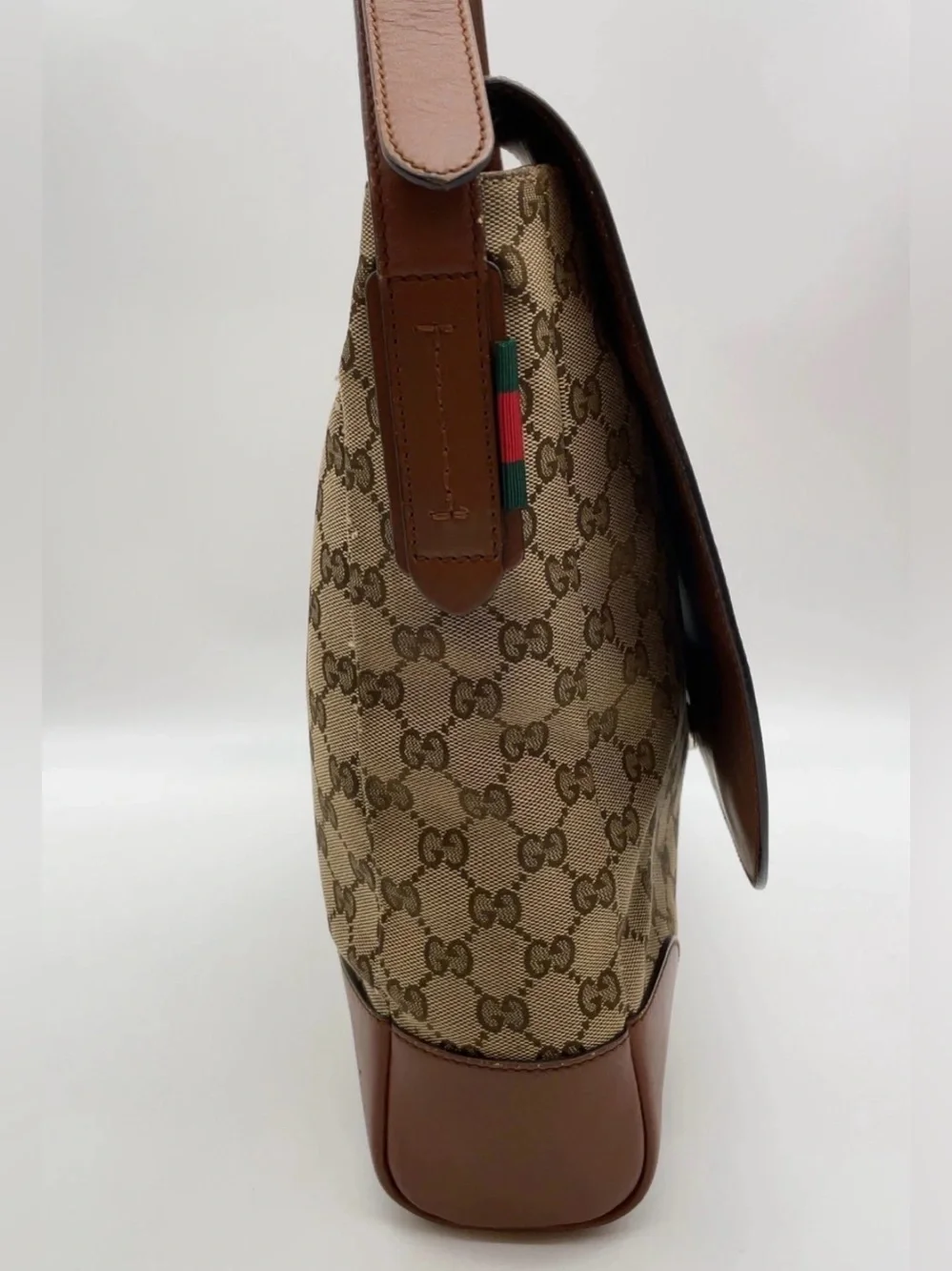 Gucci Brown Leather & GG Canvas Messenger Flap over monogram authentic Bag