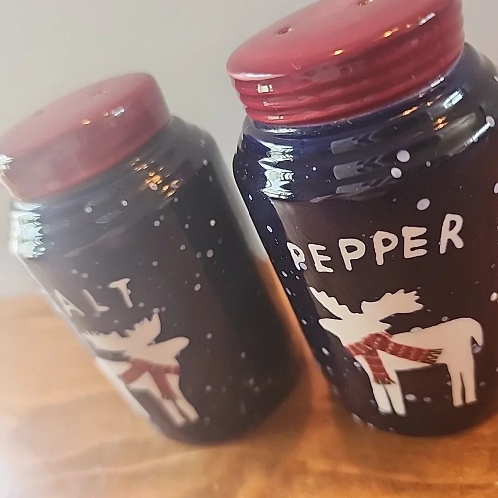 Debbie Mumm Salt and Pepper Shaker‎ Set Zak Designs Reindeers Holiday Decor Xmas