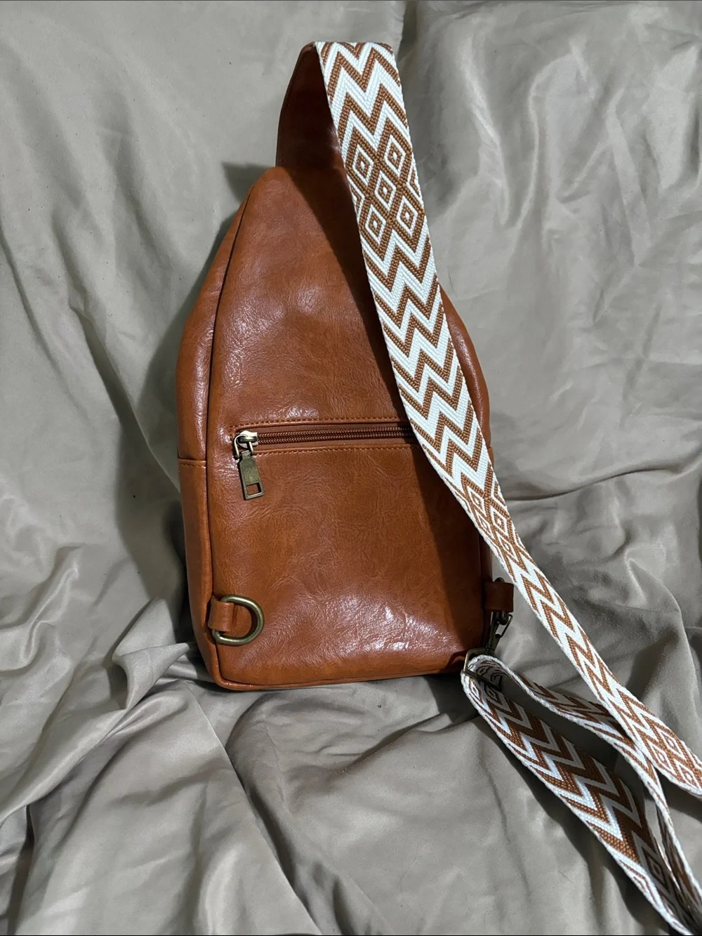 Weixier tan crossbody