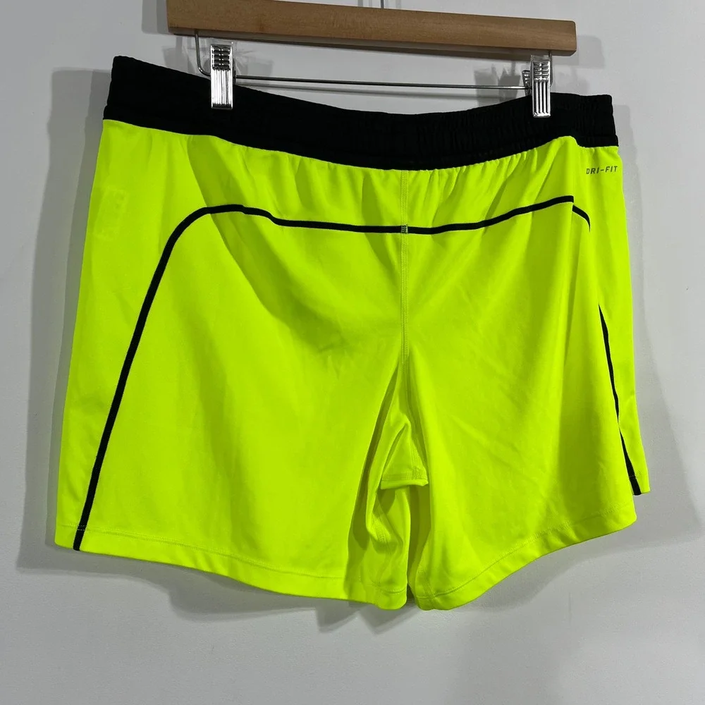 Nike travel yellow inches