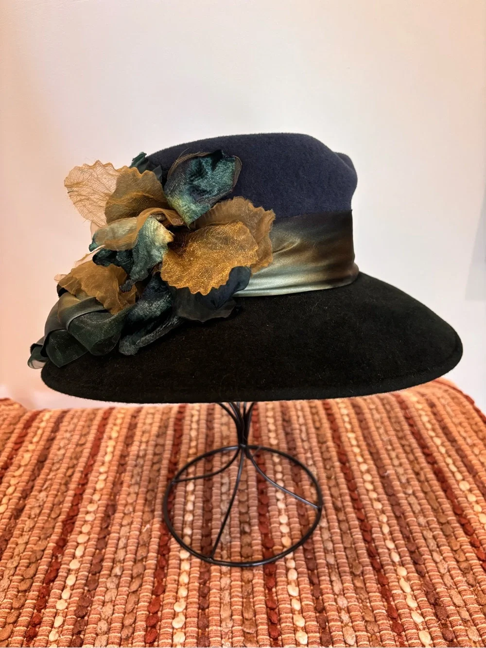 Louise Green Designer Wool Felt Wide Brim Floral Church Derby Hat Blue Green USA