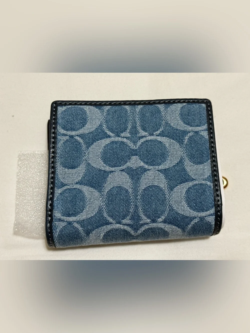 Coach square compact