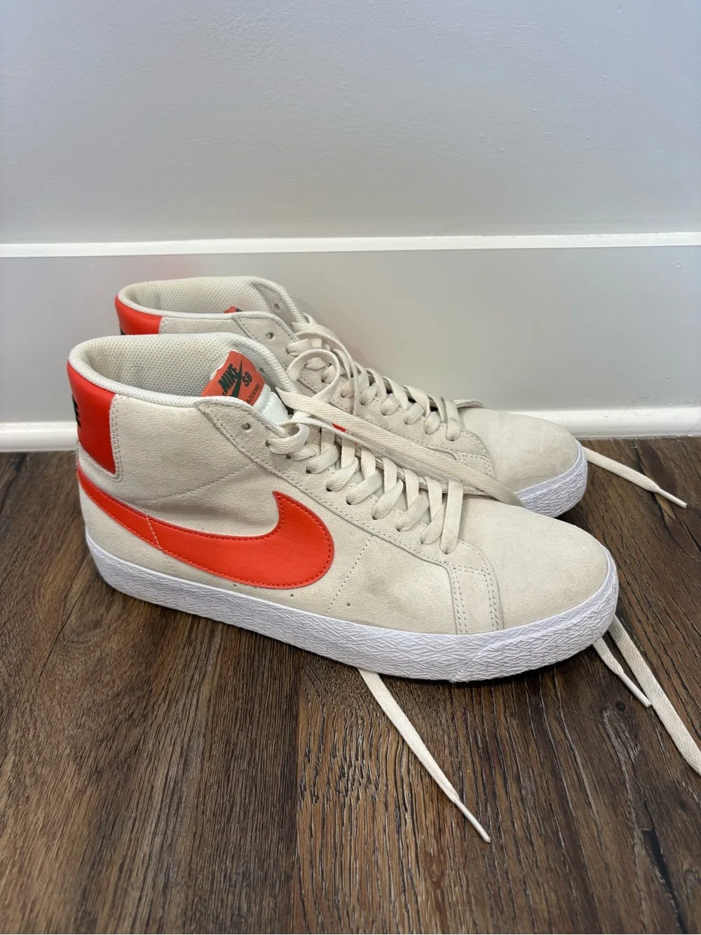 Nike classic mid