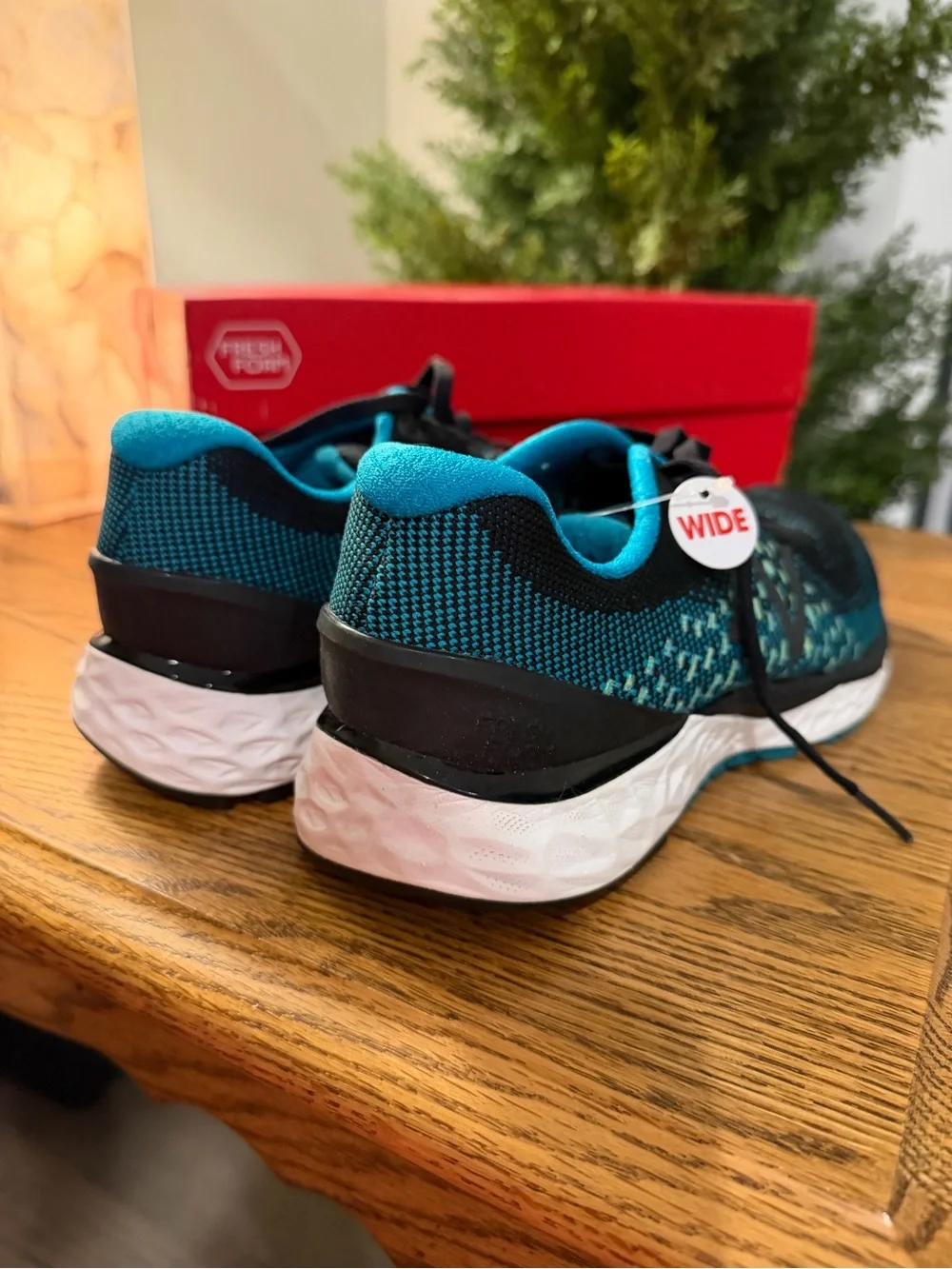 New Balance Men's Black & Teal Running Shoes