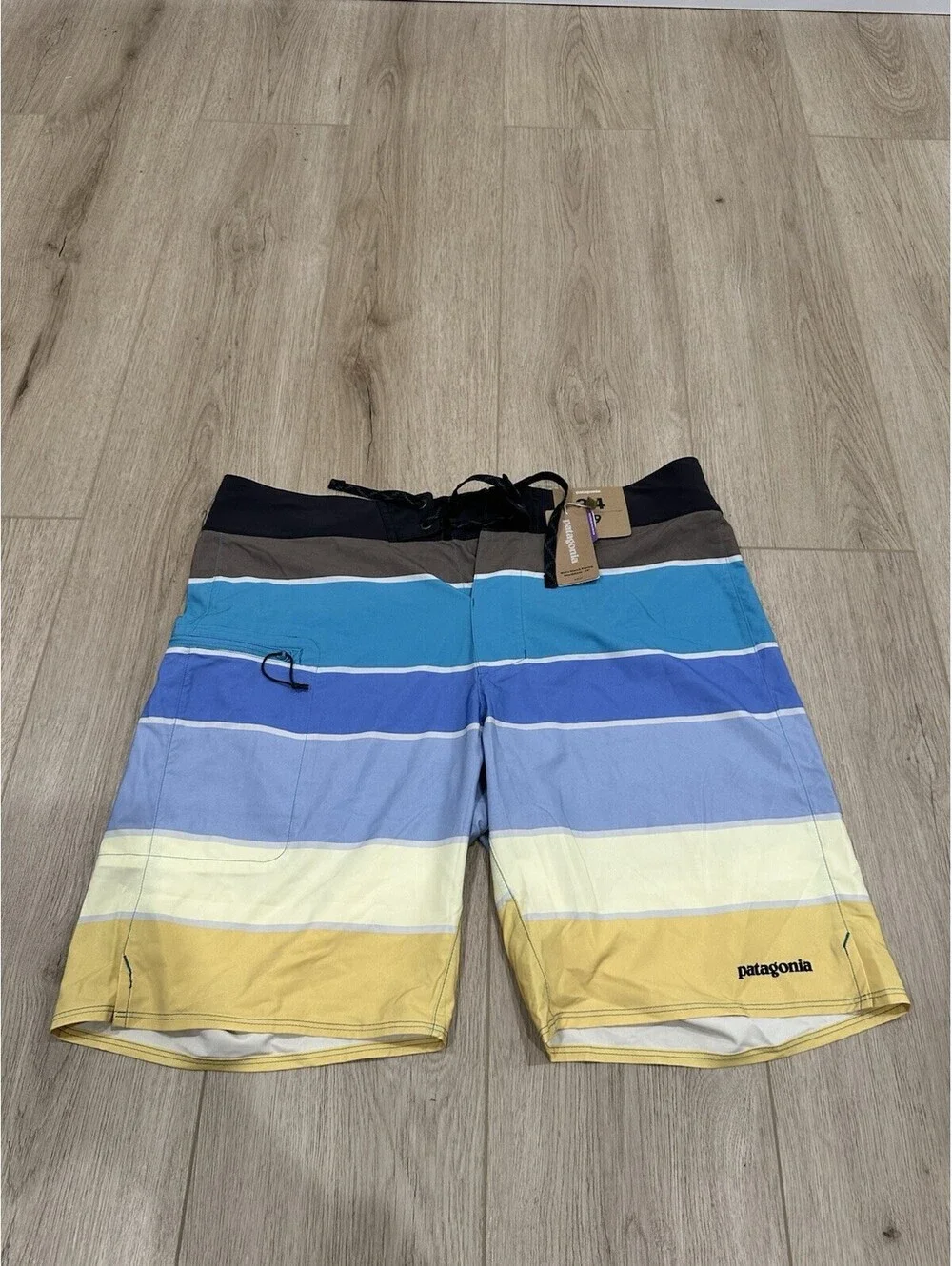 NWT Patagonia Stretch Planing Board Swim Shorts Giant Stripe Mako Blue Men’s 34