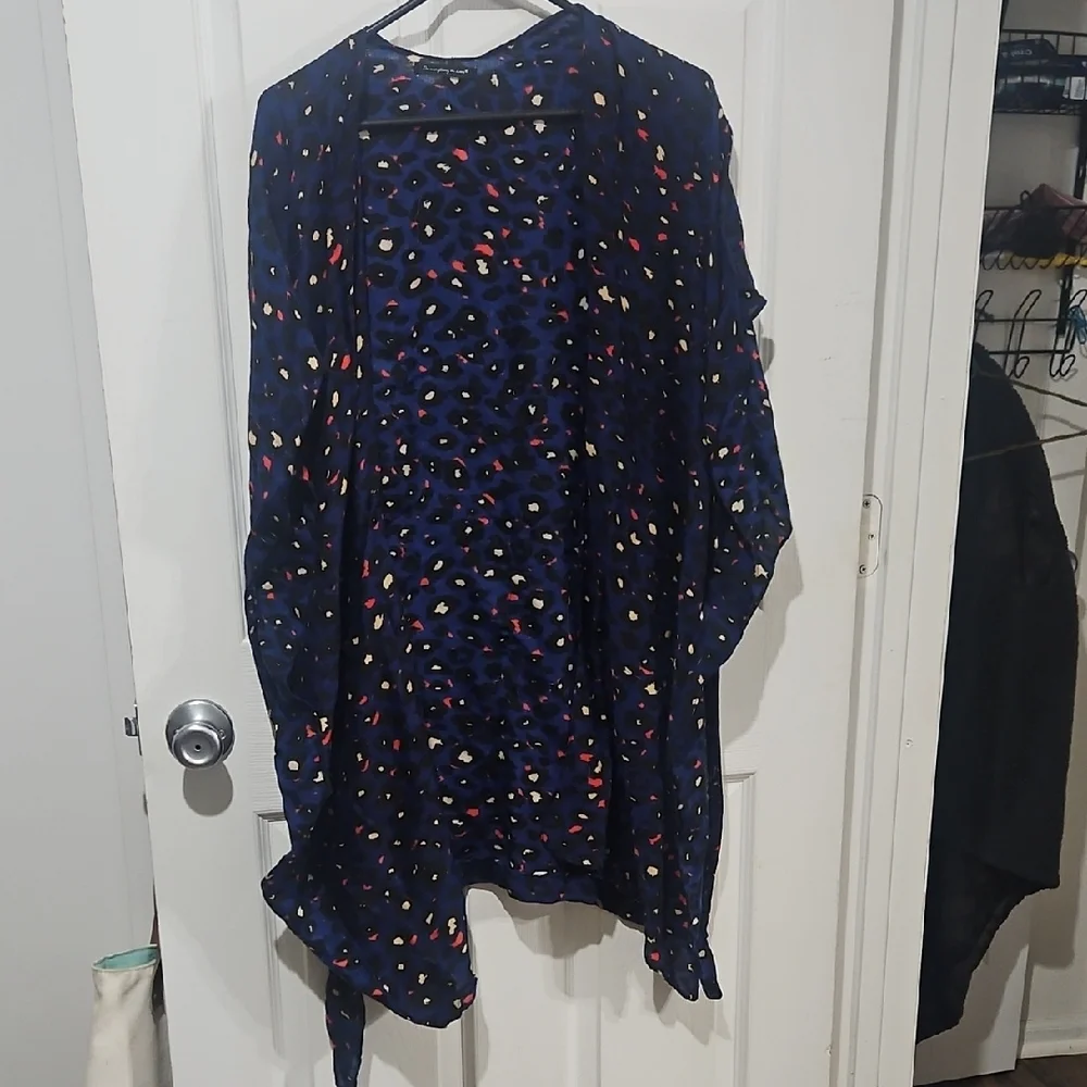 Bundle Sale |‎ 4 For $20 | Do Everything in Love Blue and Black Patterned Kimono