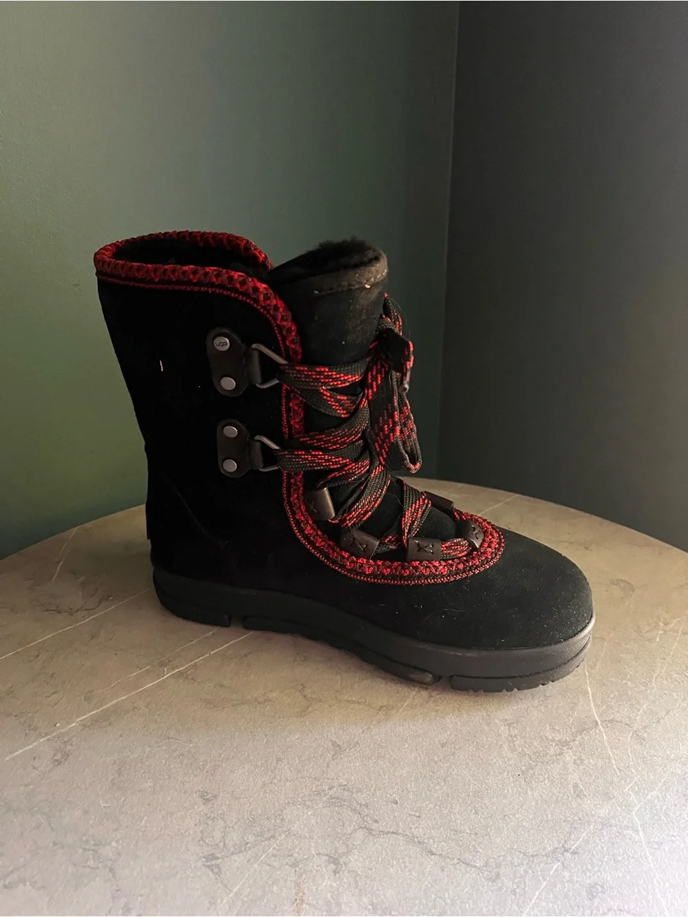 UGG new without