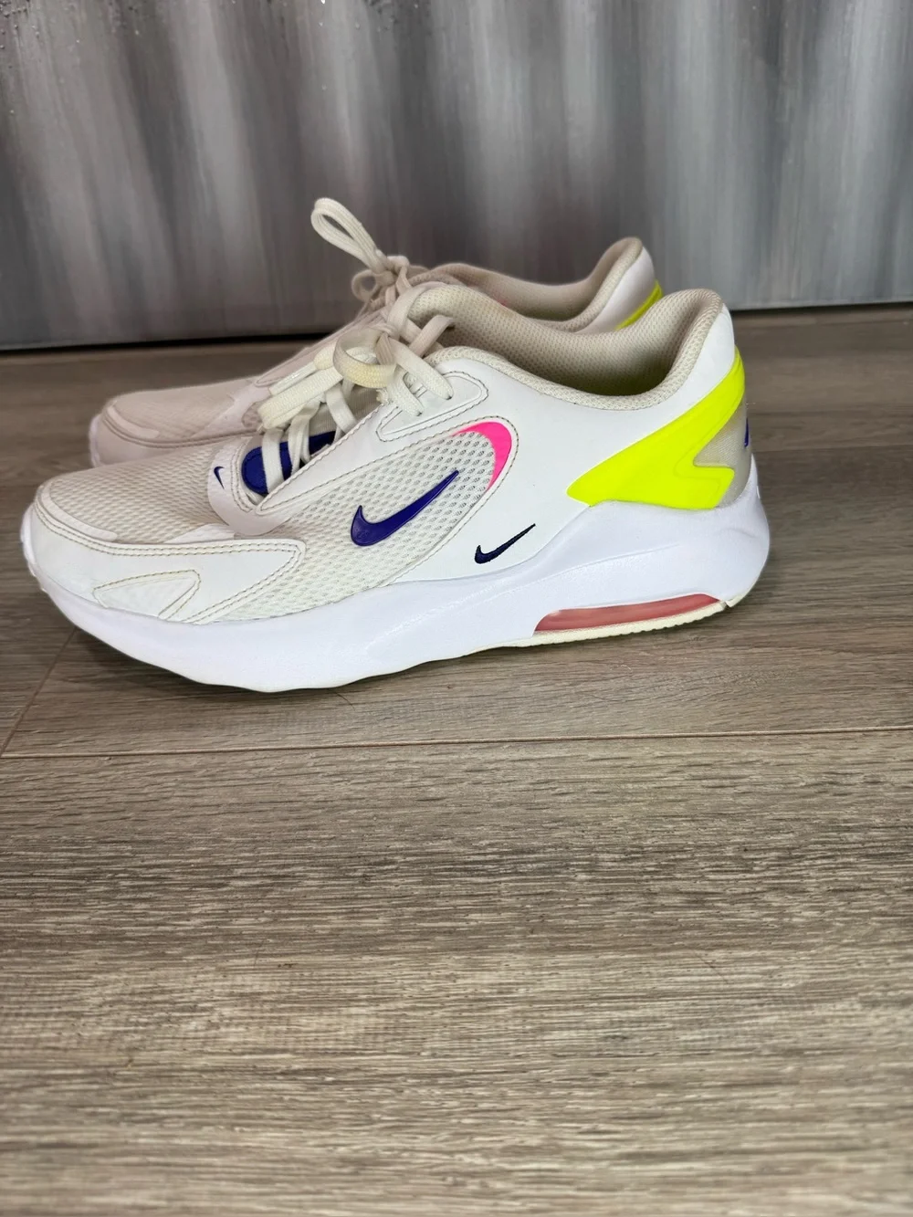 Nike used good preloved