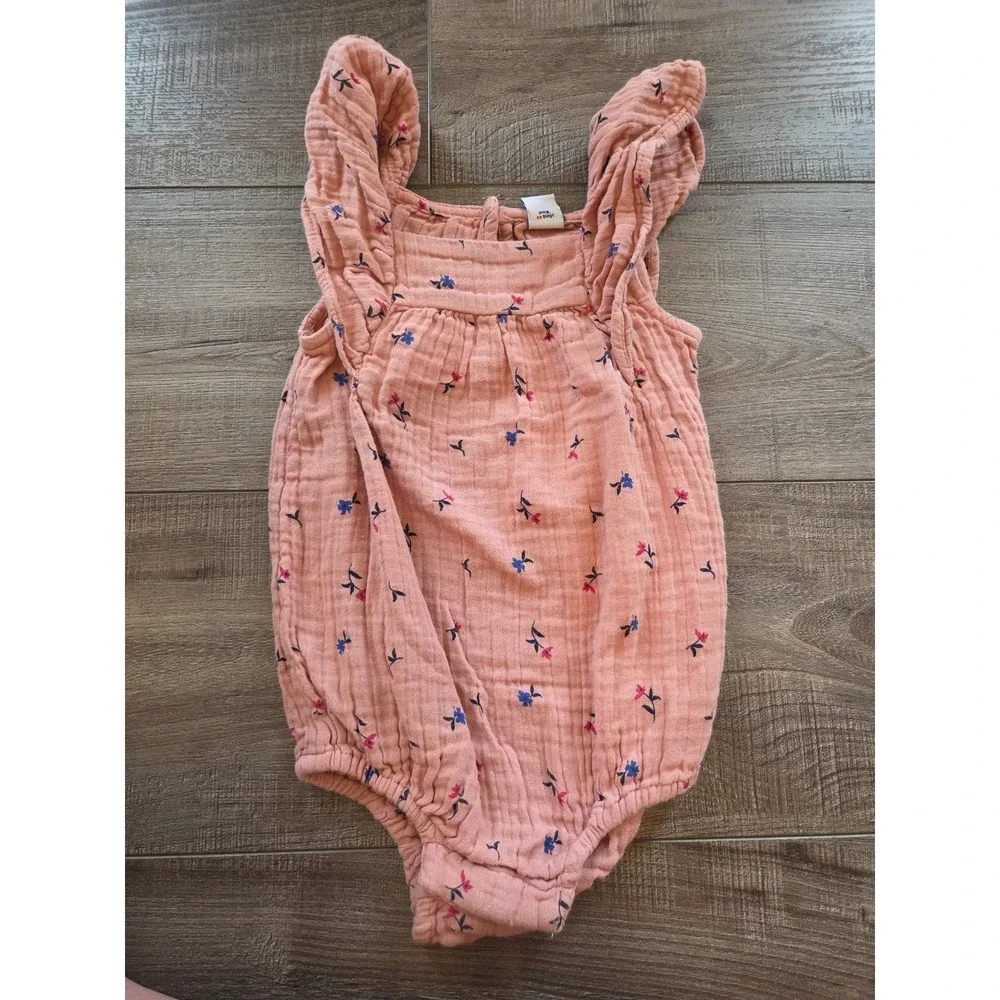 Old navy baby girl romper 12-18 mos‎