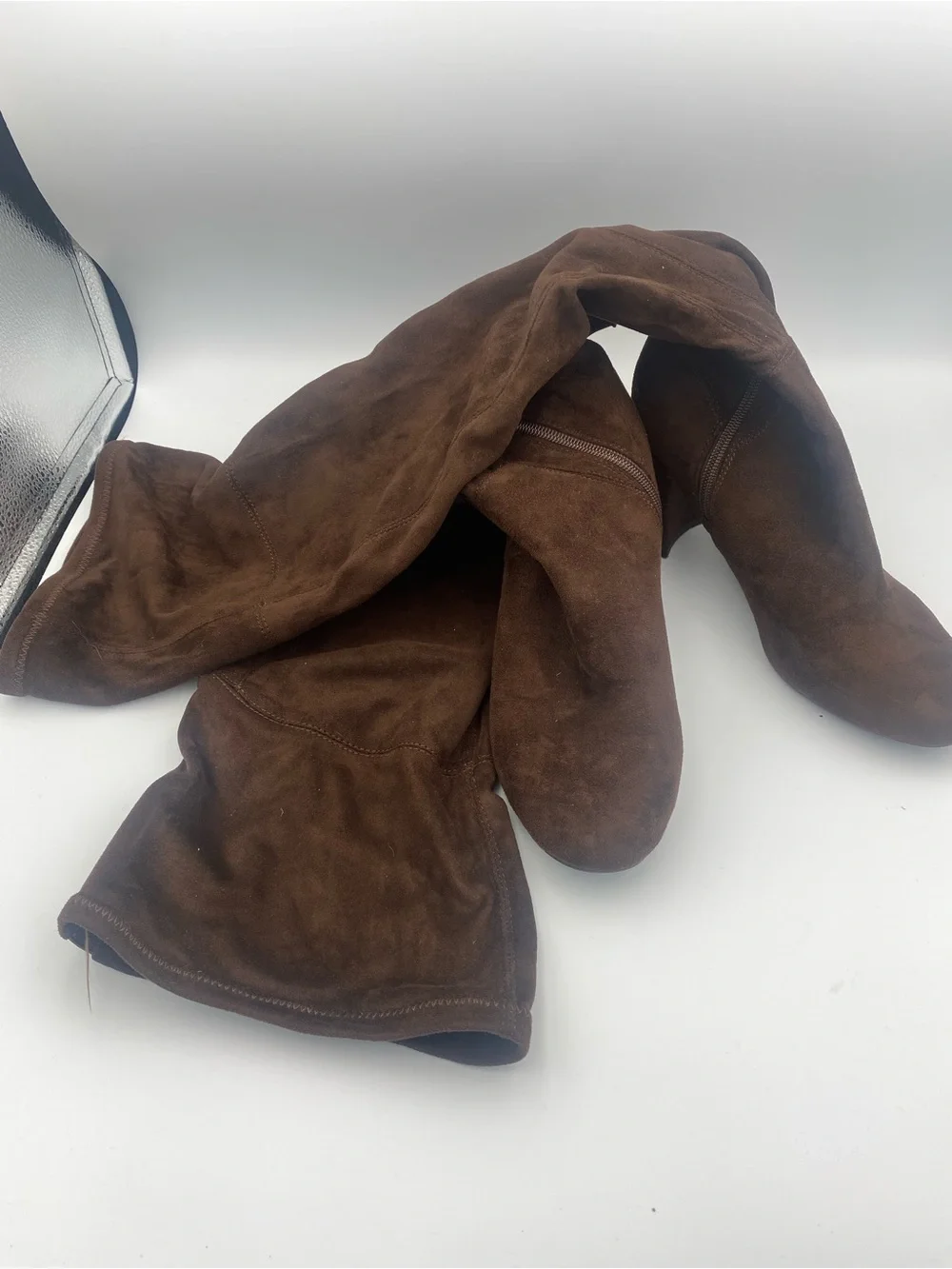 Liz Claiborne taupe knit