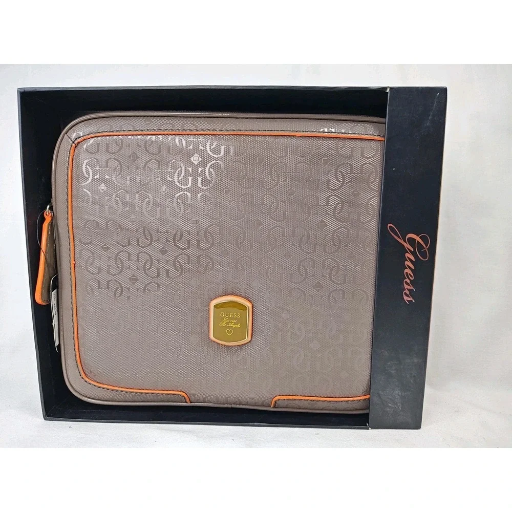 NWT GUESS Frosted Taupe Tablet iPad Laptop Sleeve Case Pouch Bag X3753222
