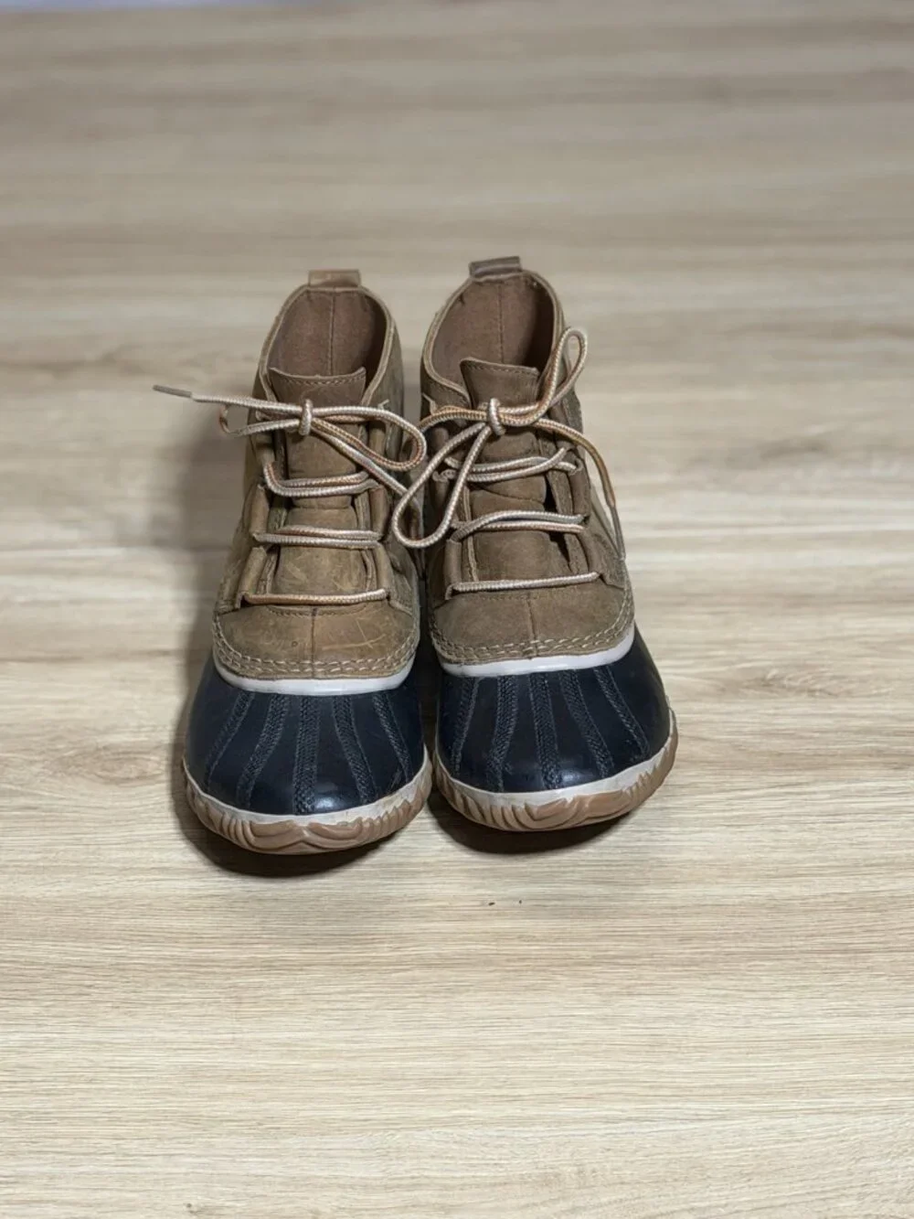 Sorel Out N About Waterproof Duck Boots Women's size 9