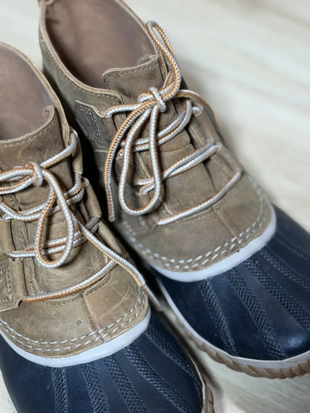 Sorel Out N About Waterproof Duck Boots Women's size 9
