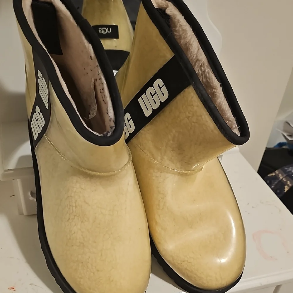UGG Yellow‎ and Black Shearling Ankle Boots
