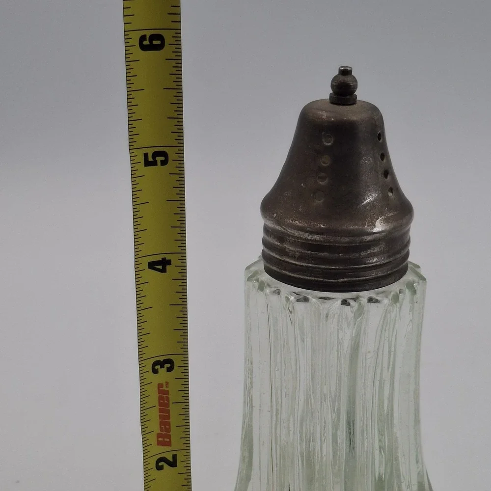 The Unbranded Brand vintage salt