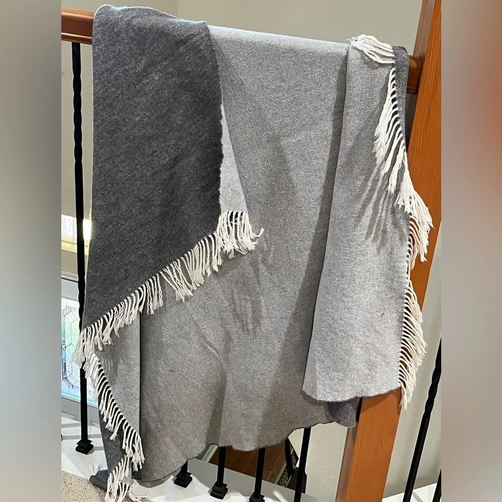 NIDO NOTTE gray throw