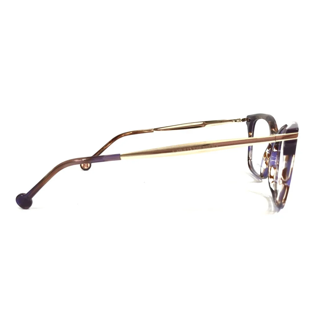 Carolina Herrera demo lenses