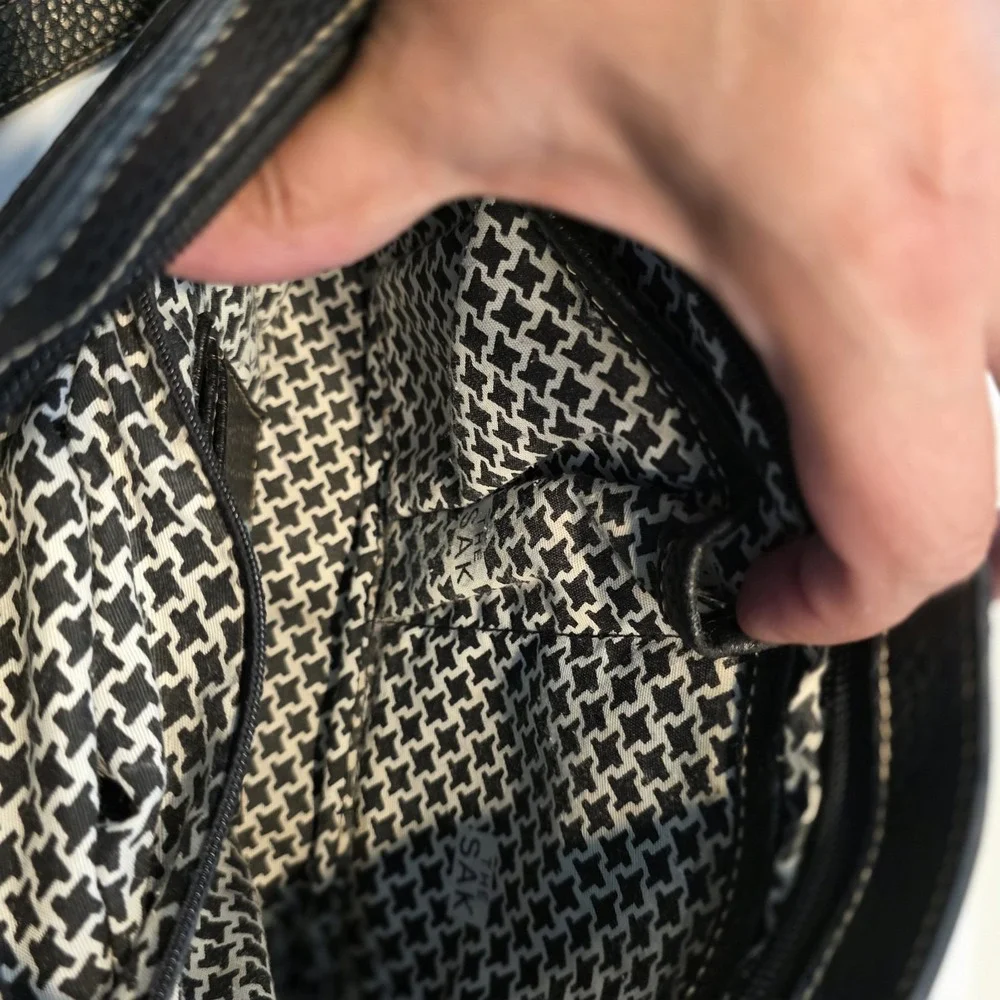 The Sak Black Pebbled Crescent Shoulder Bag Zip Houndstooth Lined Pockets Y2K