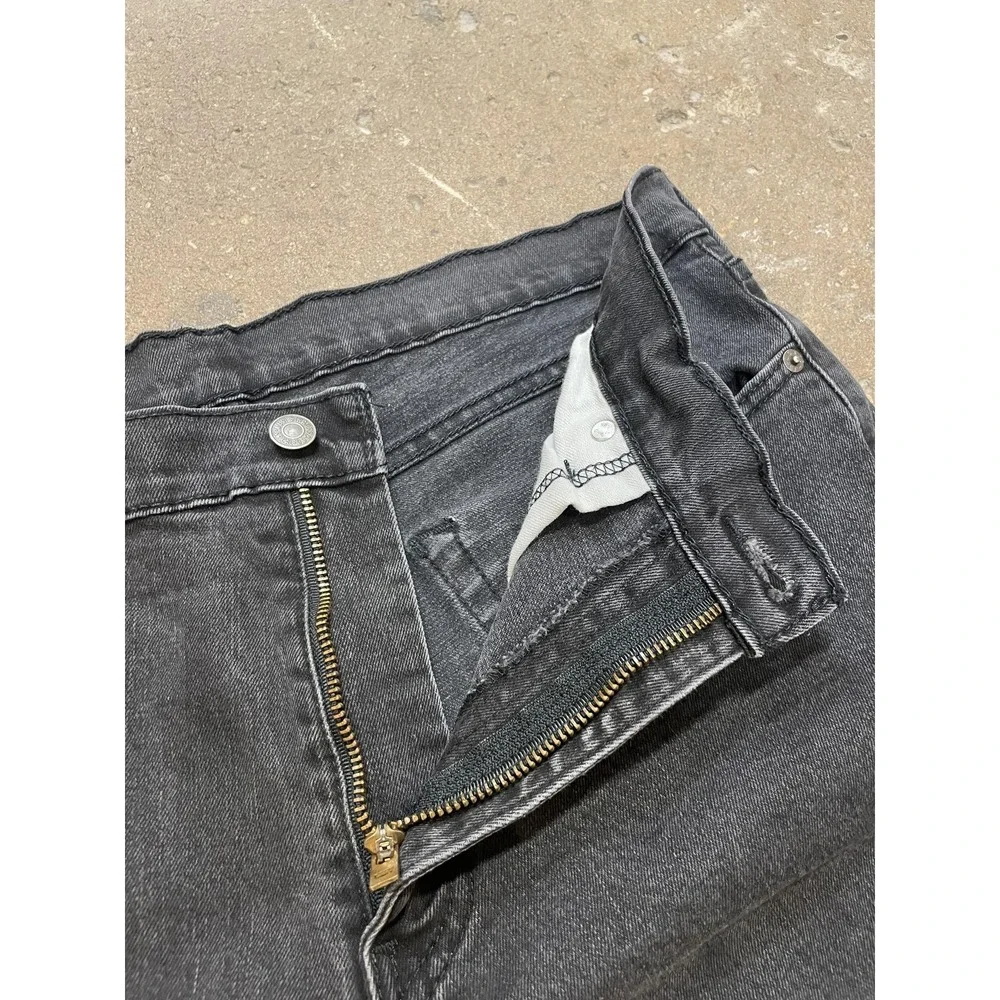 Levis review strauss