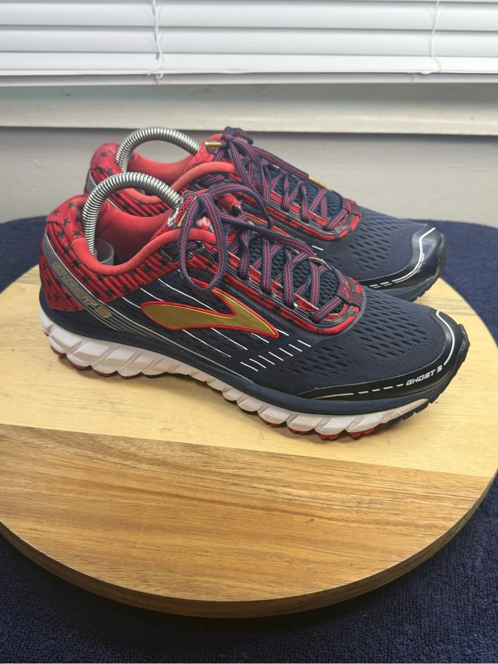 Brooks Ghost 9 (Men’s 8 Women’s 9.5)