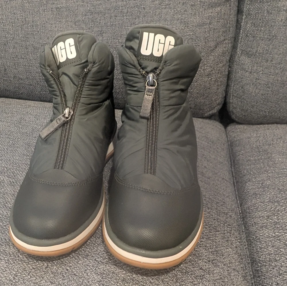 UGG stylish green