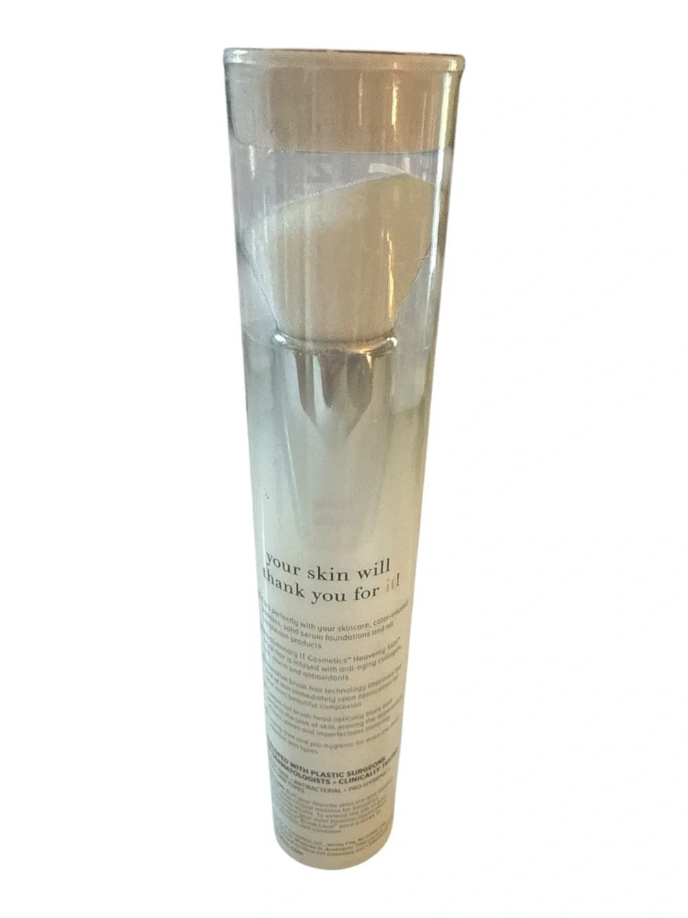 IT Cosmetics Heavenly Skin Skin Smoothing Complexion Brush No. 704 New Sealed