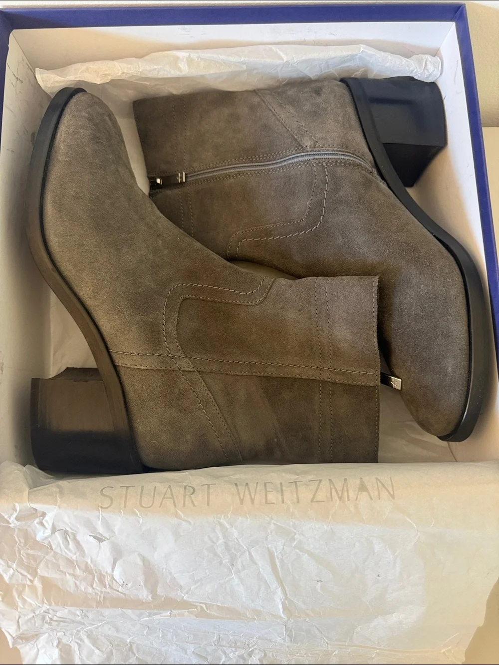 Stuart Weitzman white information