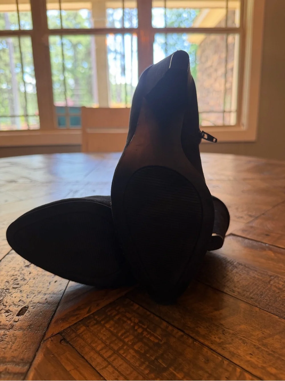 Apt. 9 sleek black