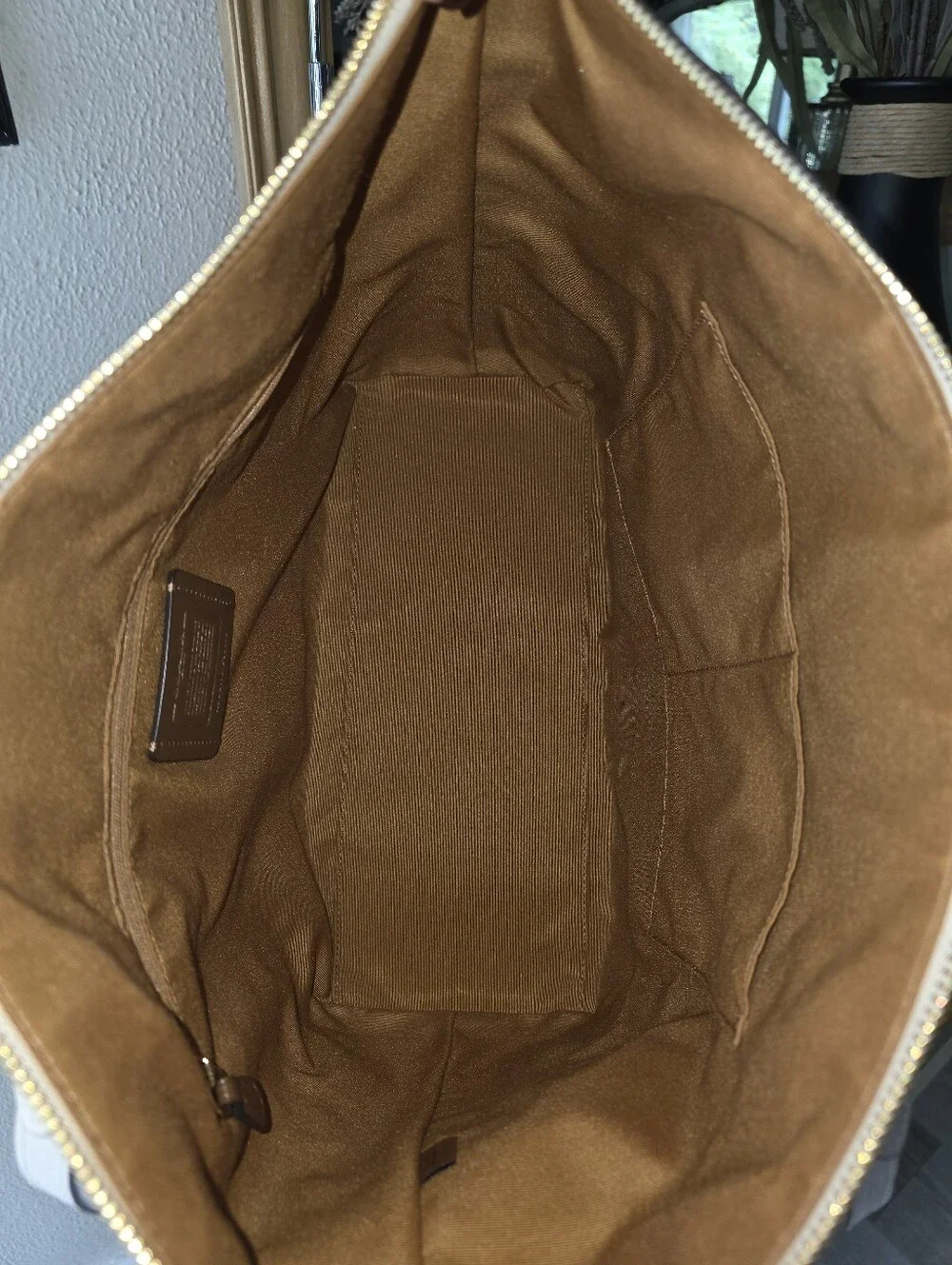 Coach gallery chalk
