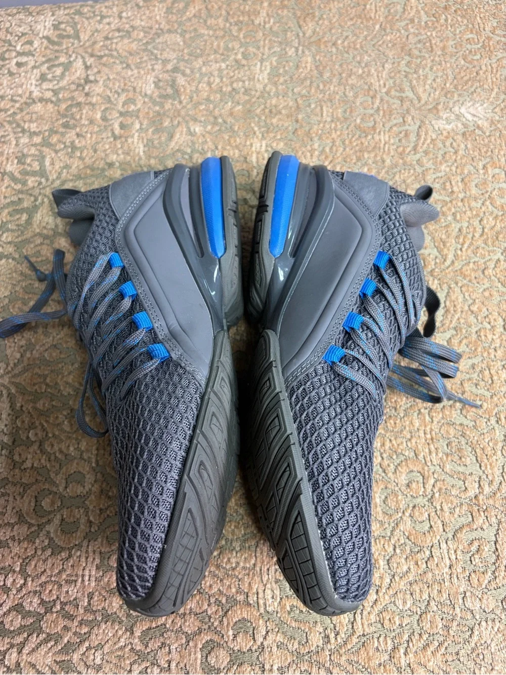 Puma mens axelion