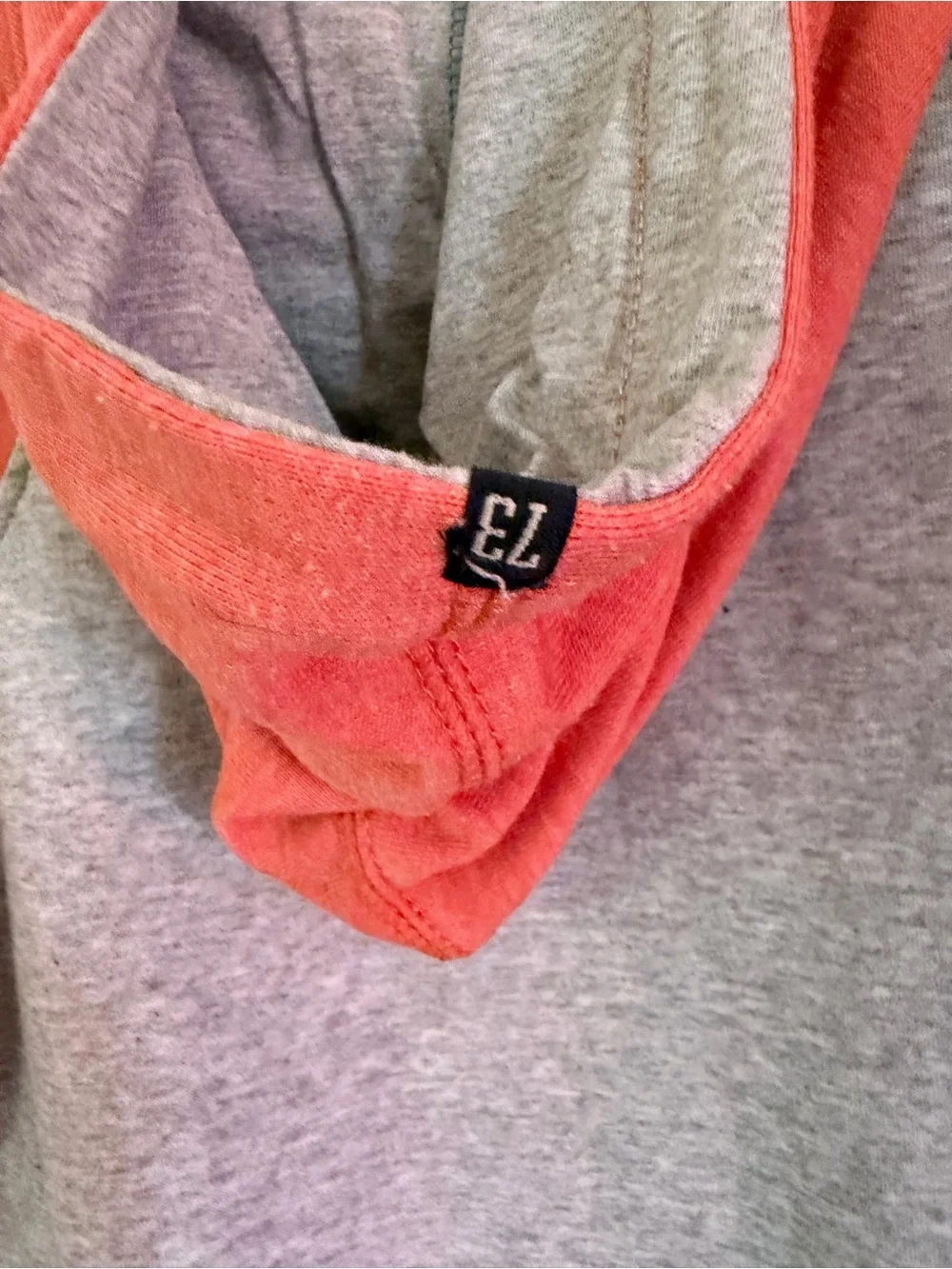 Cherokee pullover raglan