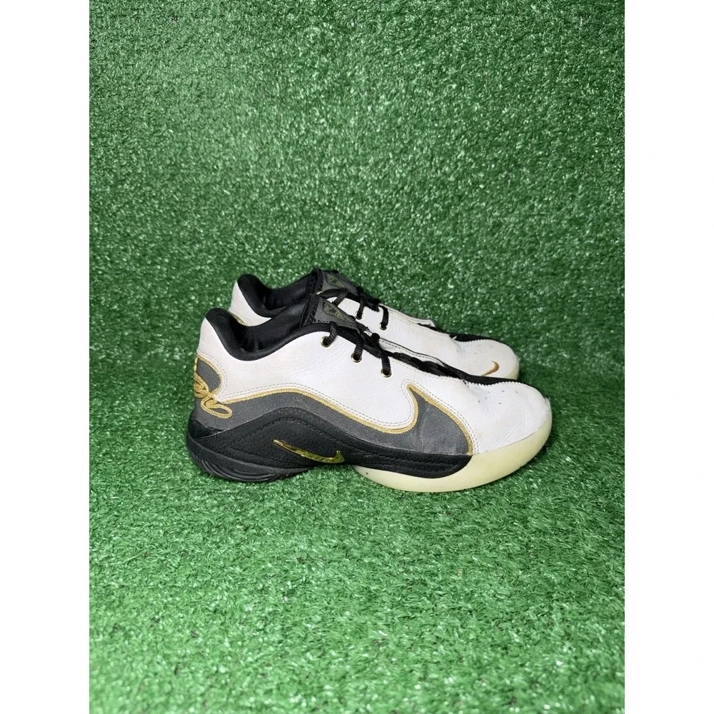 Nike LeBron 22 Youth Size 6Y Womens 7.5‎ Black Gold Basketball Shoes HV8616-100