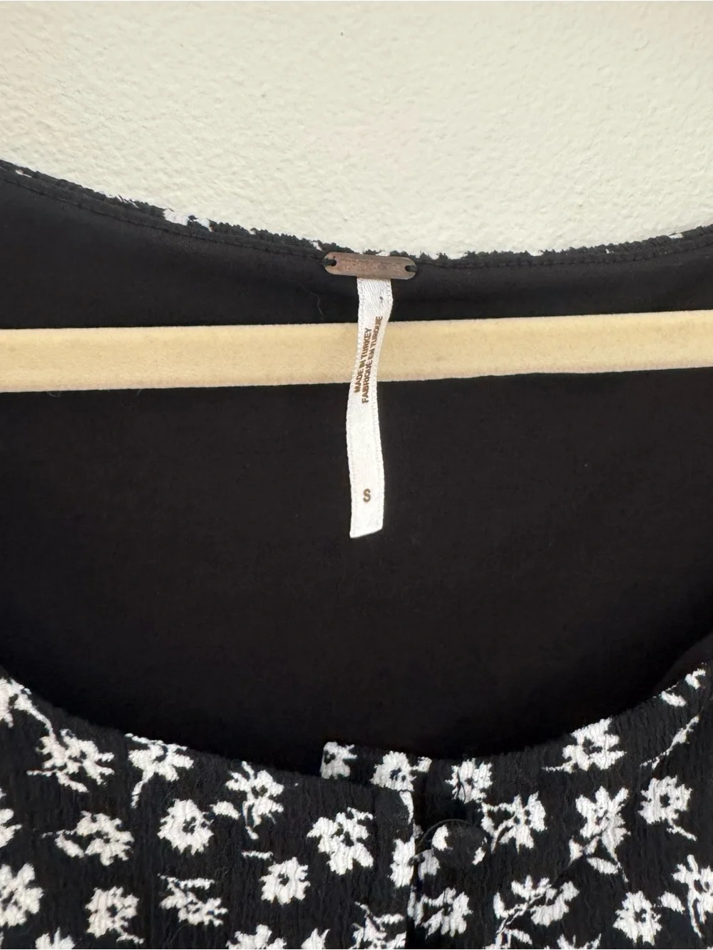 Free People Black Floral Puff Sleeve Crop Top - Size S