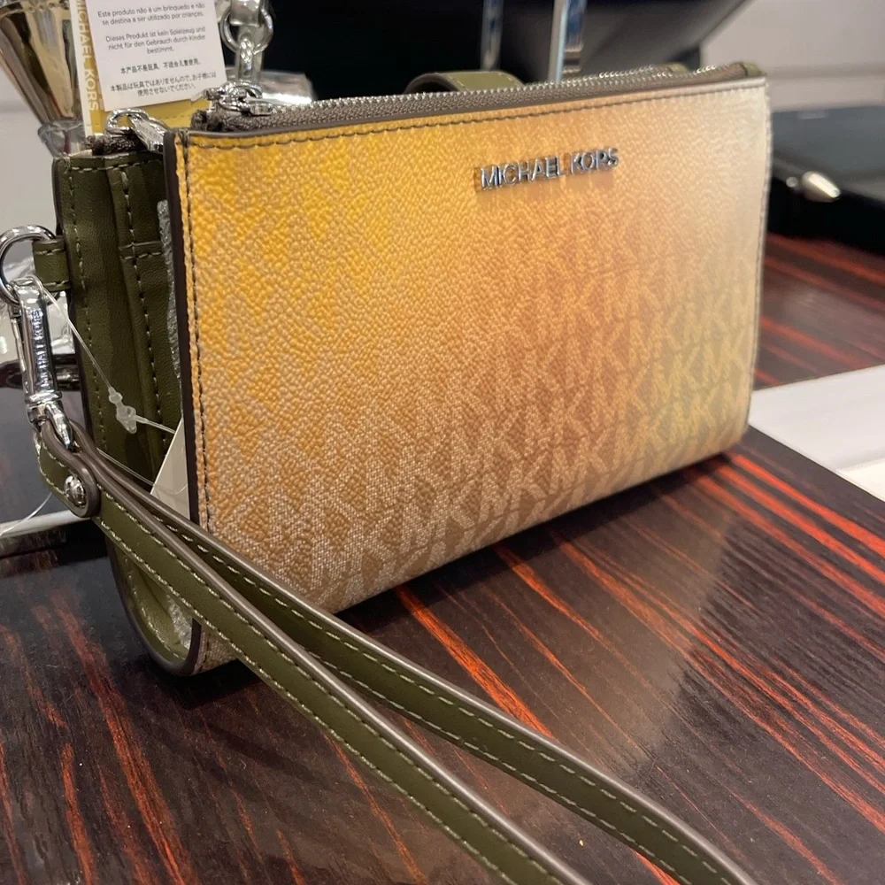 MICHAEL KORS Jet Set Lg Ombré Signature Logo Wristlet Phone Holder Olive Com NWT