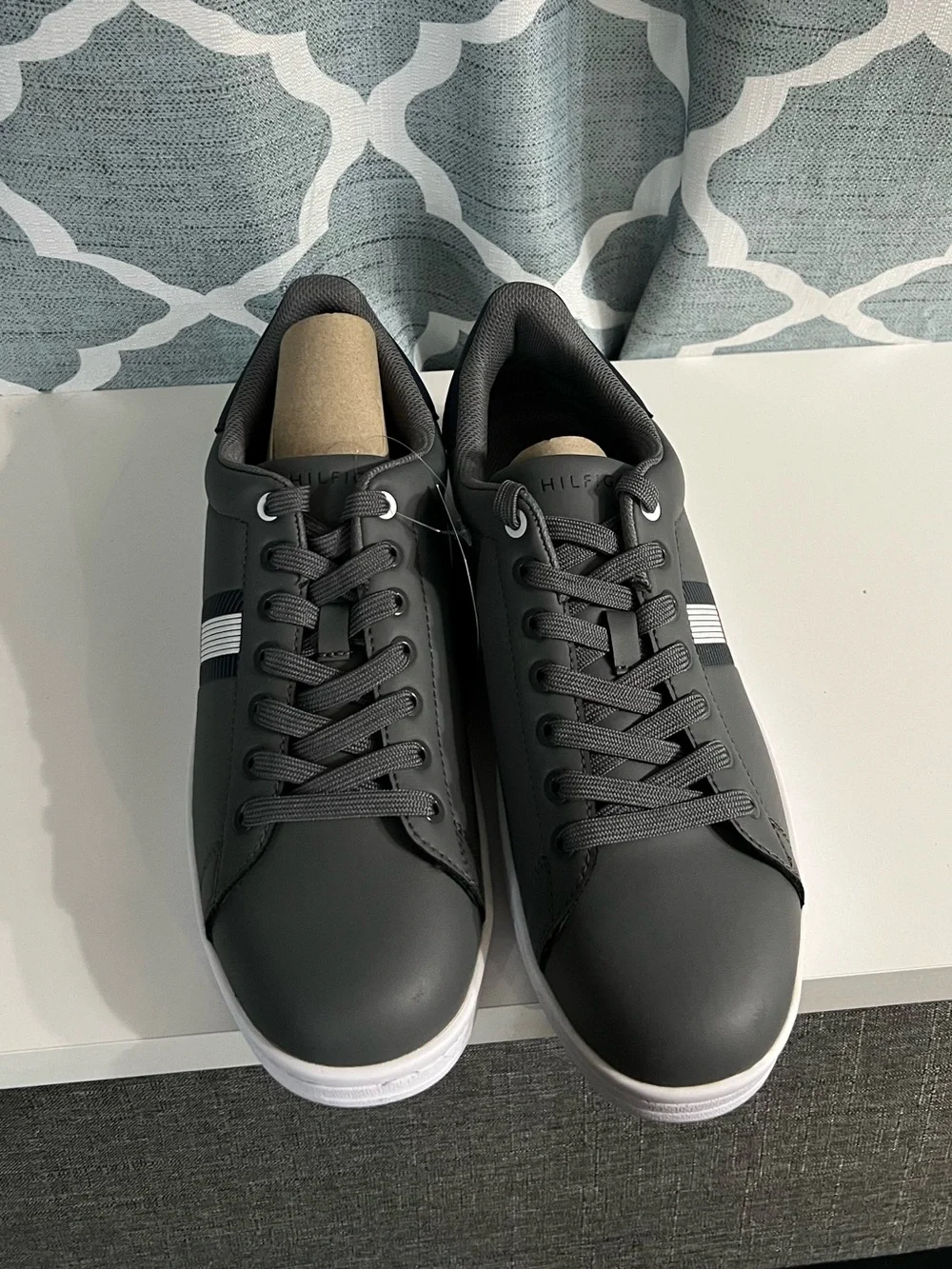 Tommy Hilfiger sleek low