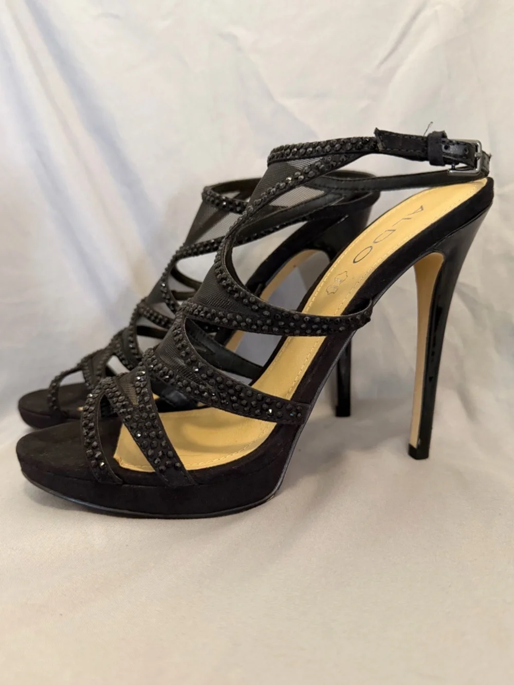 Aldo step into