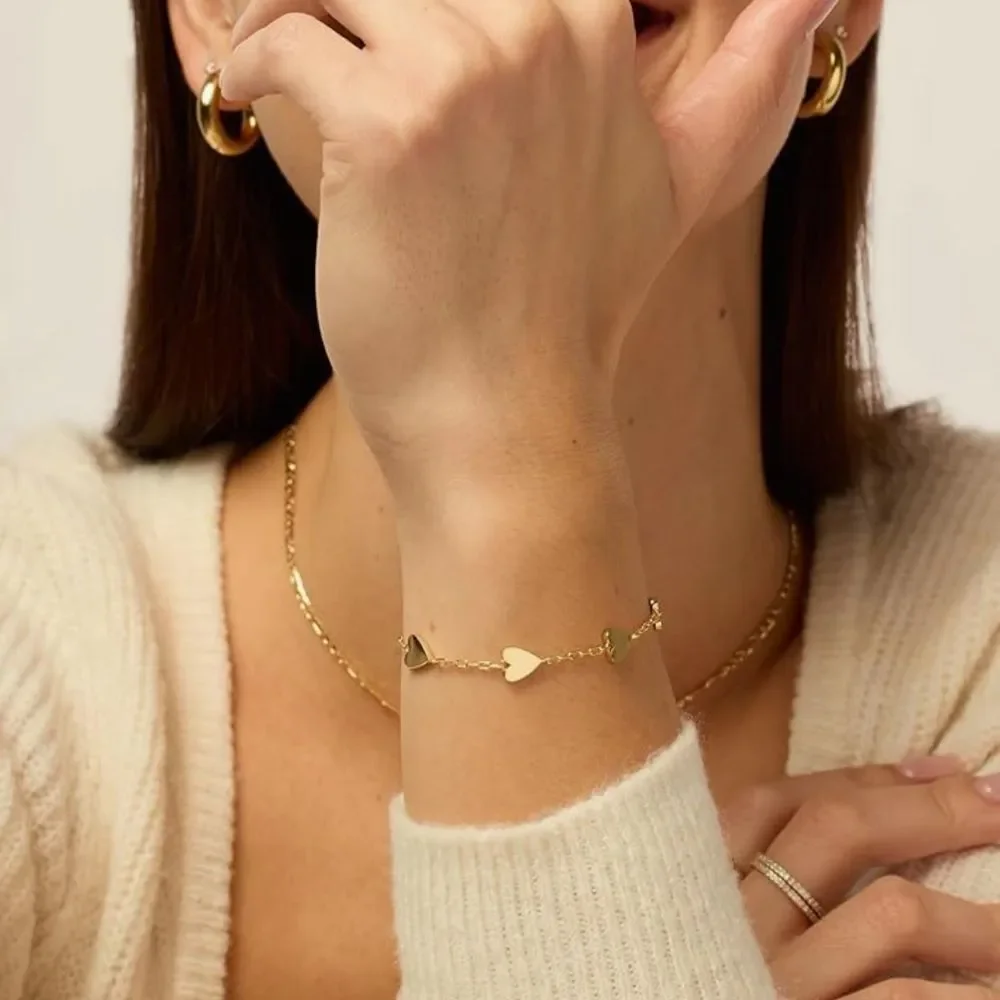 N/A elegant gold