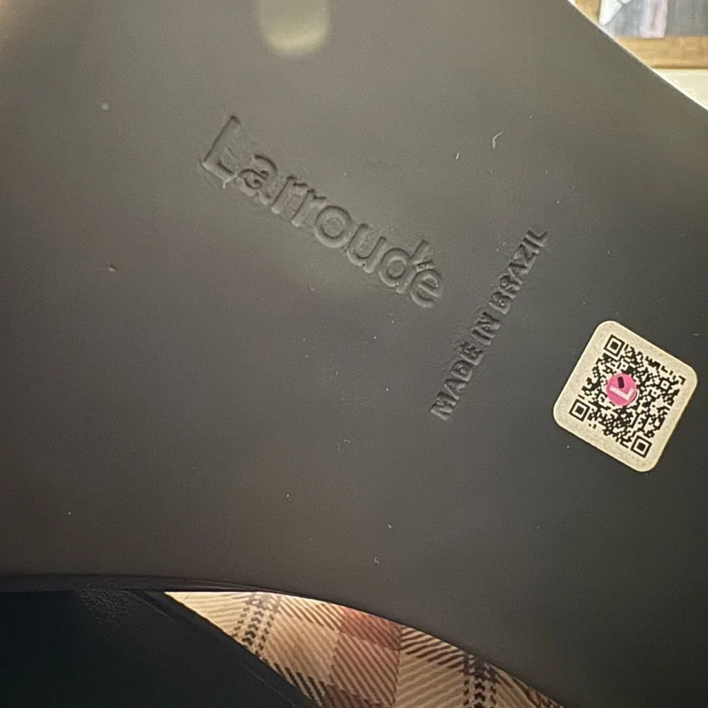 Larroude new without